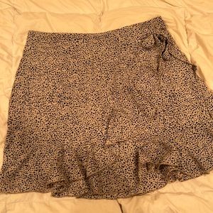 Polka dot skirt- no tags